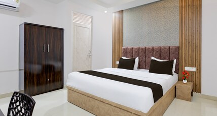 Super Townhouse Geeta Nagar Metro Station Formerly Hotel Opal Room Type - Classic Super Townhouse Geeta Nagar Metro Station Formerly Hotel Opal Room Type - Classic