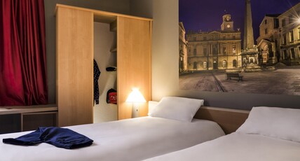 ibis Arles Room Type - Standard room with 2 separate beds