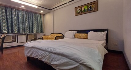 Hotel The Meera Room Type - Executive Room Hotel The Meera Room Type - Executive Room