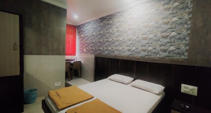 Hotel Vaibhav Palace Room Type - DOUBLE STANDARD NON AC
