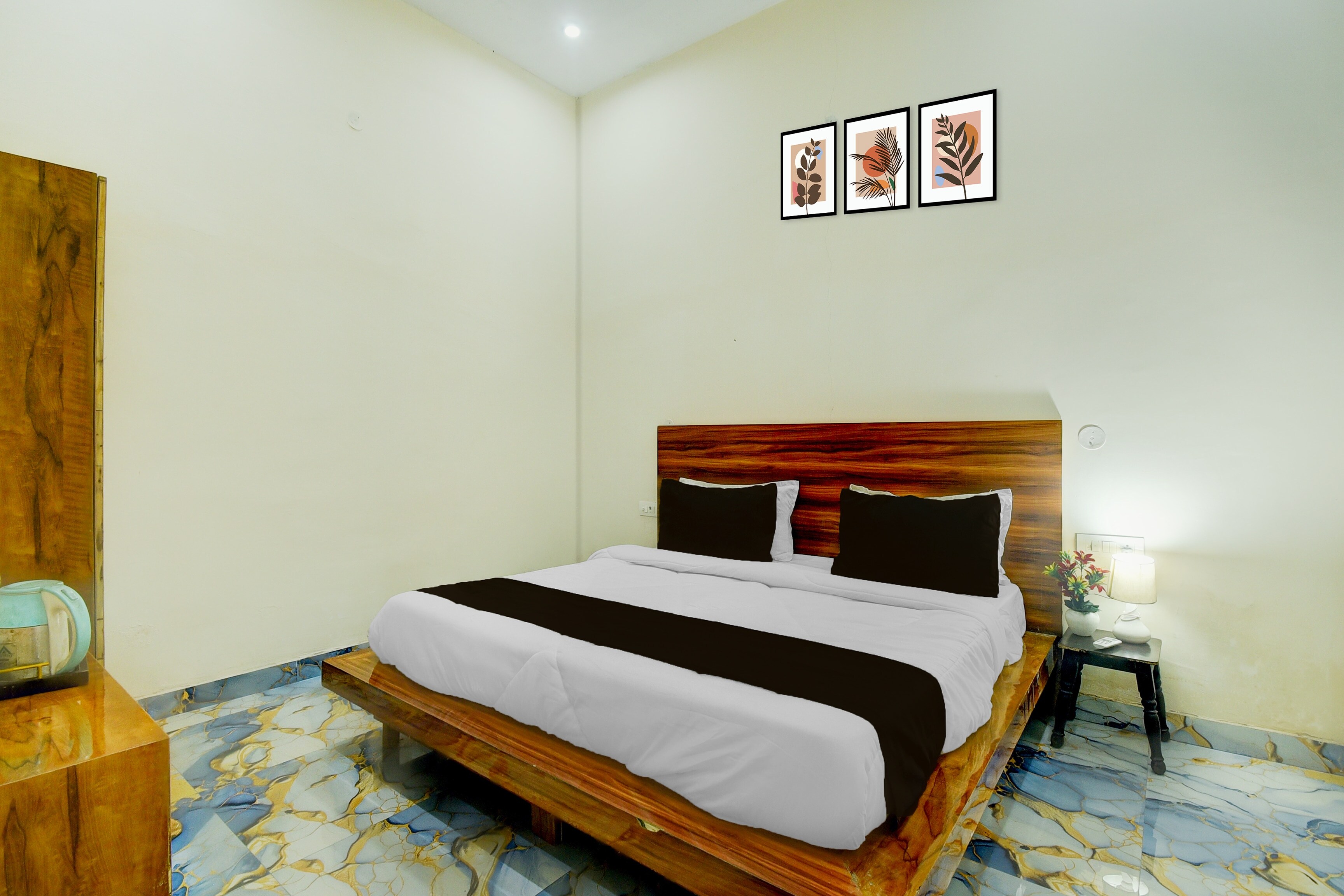 Hotel O by OYO The Suresh Mahal Resort - Tap to explore photos