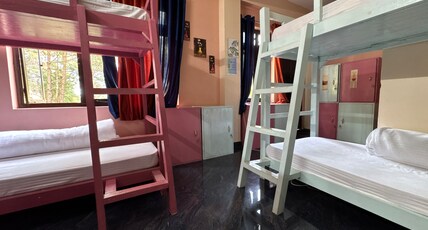 XTSY Traveller's Hostel Room Type - Deluxe 8 Bed Mixed Dormitory