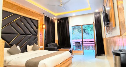 Hotel Pine Tree Room Type - Super Deluxe