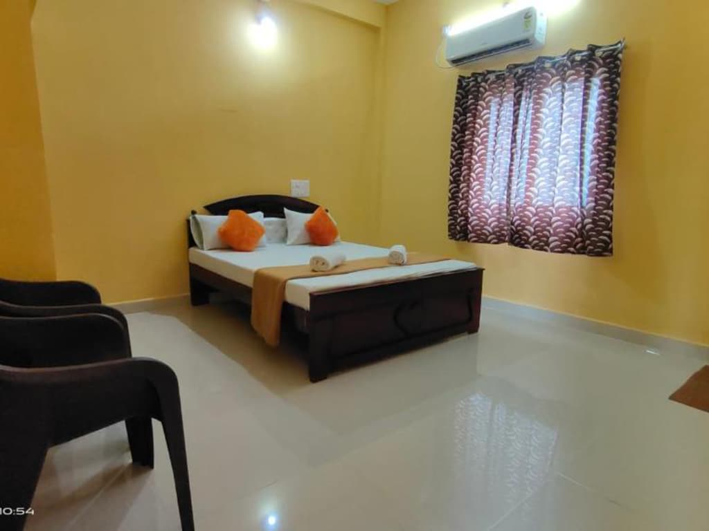 Aadhya Guest House - Tap to explore photos