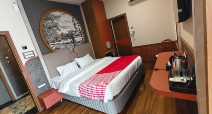 PADMA MANOR ROYAL Room Type - Luxury Room with Balcony