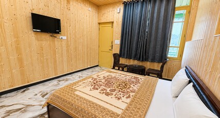 Splendid Retreat Homestay Kasauli Room Type - Double Room Without Balcony
