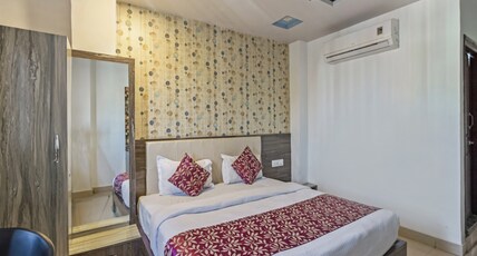 Shree Kailash Hotel & Restaurant Room Type - DOUBLE BED DELUXE ROOM