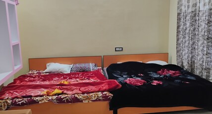 Geeta Teerth Guest House Room Type - Twin Double Deluxe AC Room