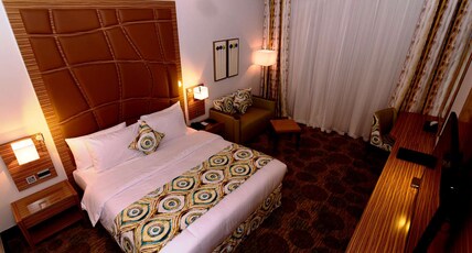 Best Western Plus Pearl Creek Room Type - Suite-1 King Bed, Non-Smoking, Hairdryer, Coffee Maker, Safe, Living Room Best Western Plus Pearl Creek Room Type - Suite-1 King Bed, Non-Smoking, Hairdryer, Coffee Maker, Safe, Living Room