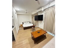 Neon hometels Near Airport Luxe couple friendly