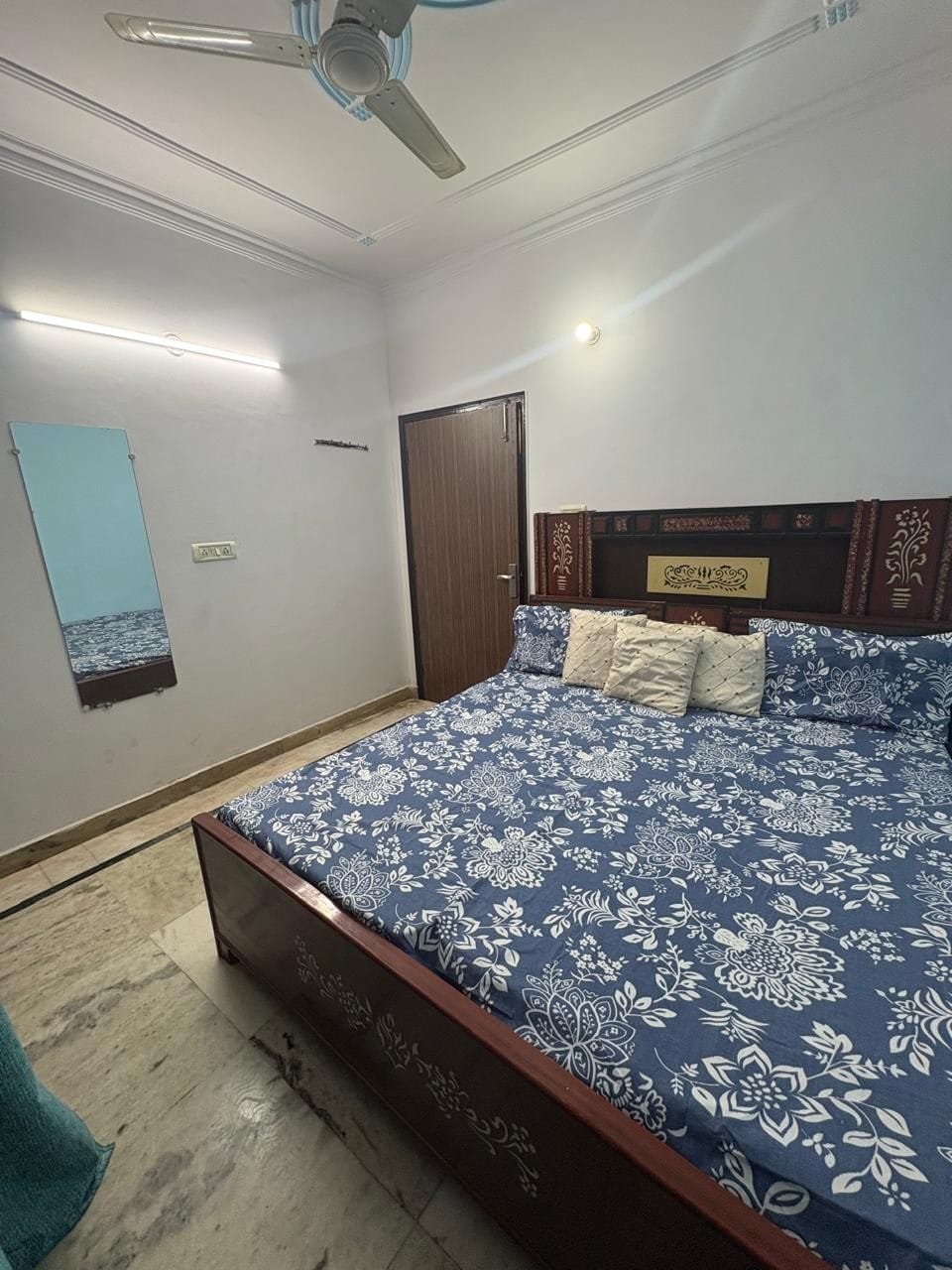 Modern 1BHK Free Gym for Guests - Tap to explore photos