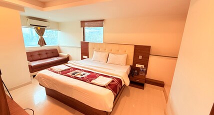 Hotel Artus Inn, MIDC, Andheri East, Mumbai. Room Type - Deluxe AC Room with Free Wifi Hotel Artus Inn, MIDC, Andheri East, Mumbai. Room Type - Deluxe AC Room with Free Wifi