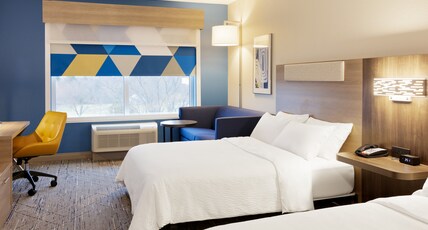 Holiday Inn Express & Suites Port Washington Room Type - 2 Queen Suite Sofa Bed