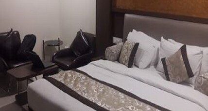 Hotel Grand Gayathri Room Type - Deluxe Room