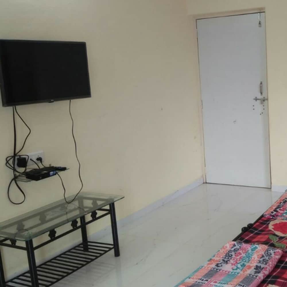 Agarwal Guest House - Tap to explore photos