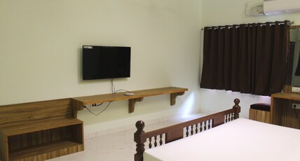 Indian Residency | Rooms & Guided Treks Room Type - Deluxe Room