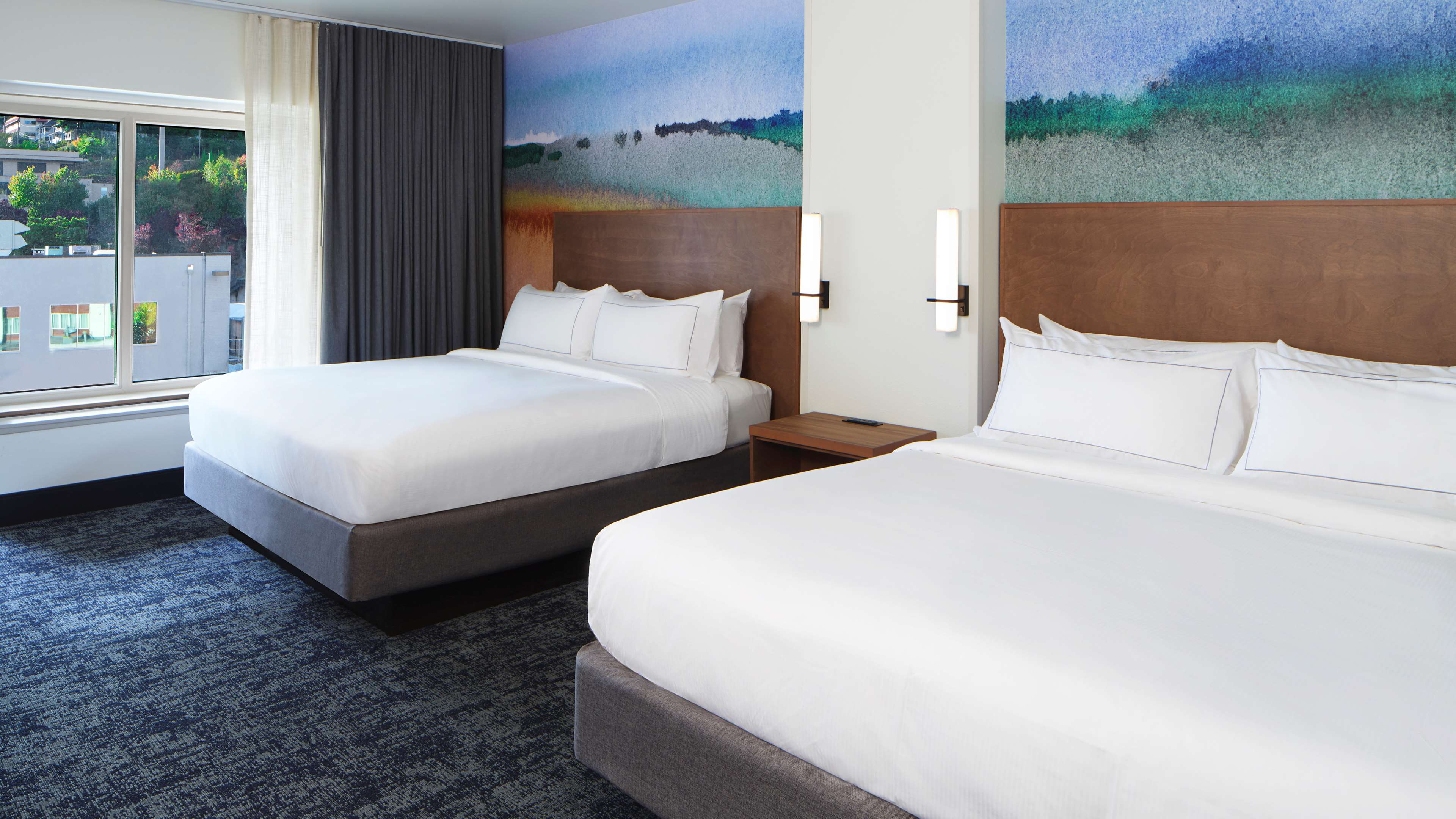 River's Edge Hotel Portland, Tapestry Collection by Hilton - Tap to explore photos