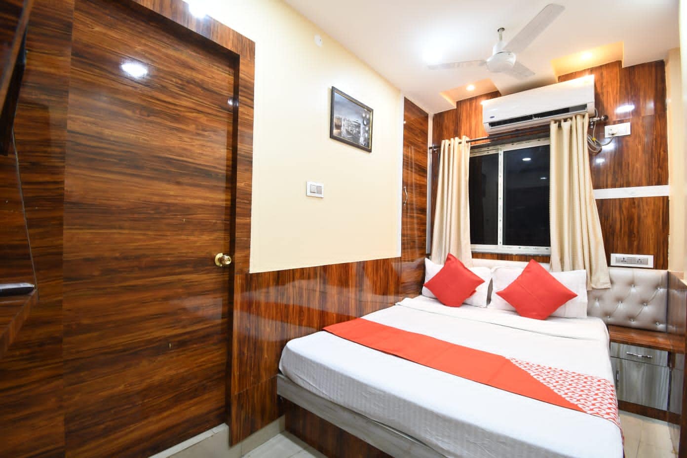 ZQ Imperial Guest House - Tap to explore photos