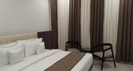 Dewdrop Yashraj Room Type - Superior Room