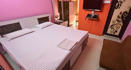 SAWKMIE HOTEL Room Type - Deluxe Non AC Room