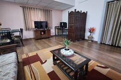 StayCostas   Rutu 2BHK w garden