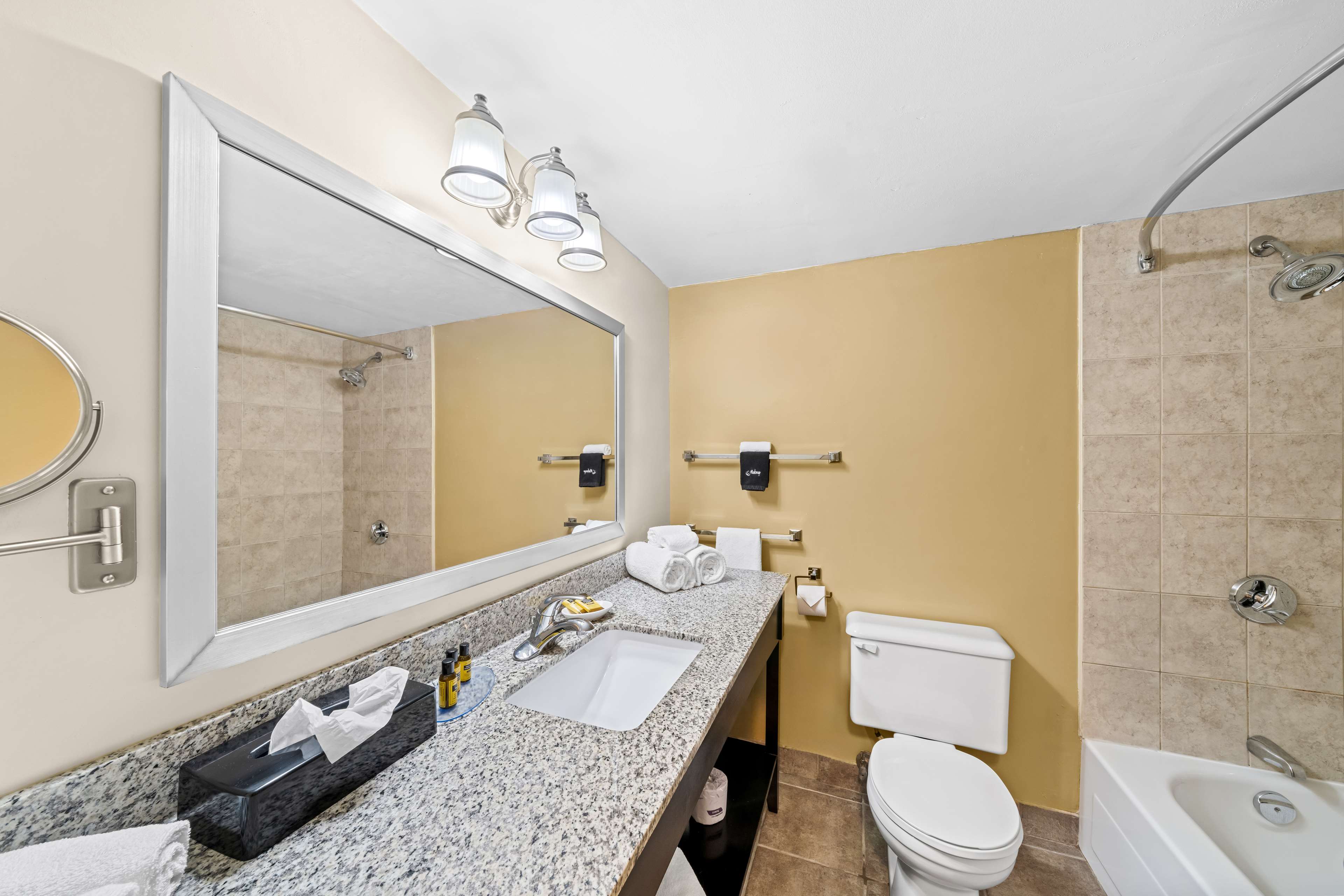 Best Western Plus Mariposa Inn & Conference Centre - Tap to explore photos