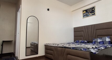 Private Room with Attached Bathroom Room Type - Bedroom 1