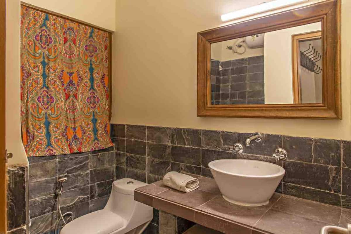 Secluded 3BHK Private Villa | Lawn | Balcony | Bonfire - Tap to explore photos