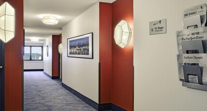 Mercure Hotel Koblenz Room Type - Privilege Room with double bed and view of the river