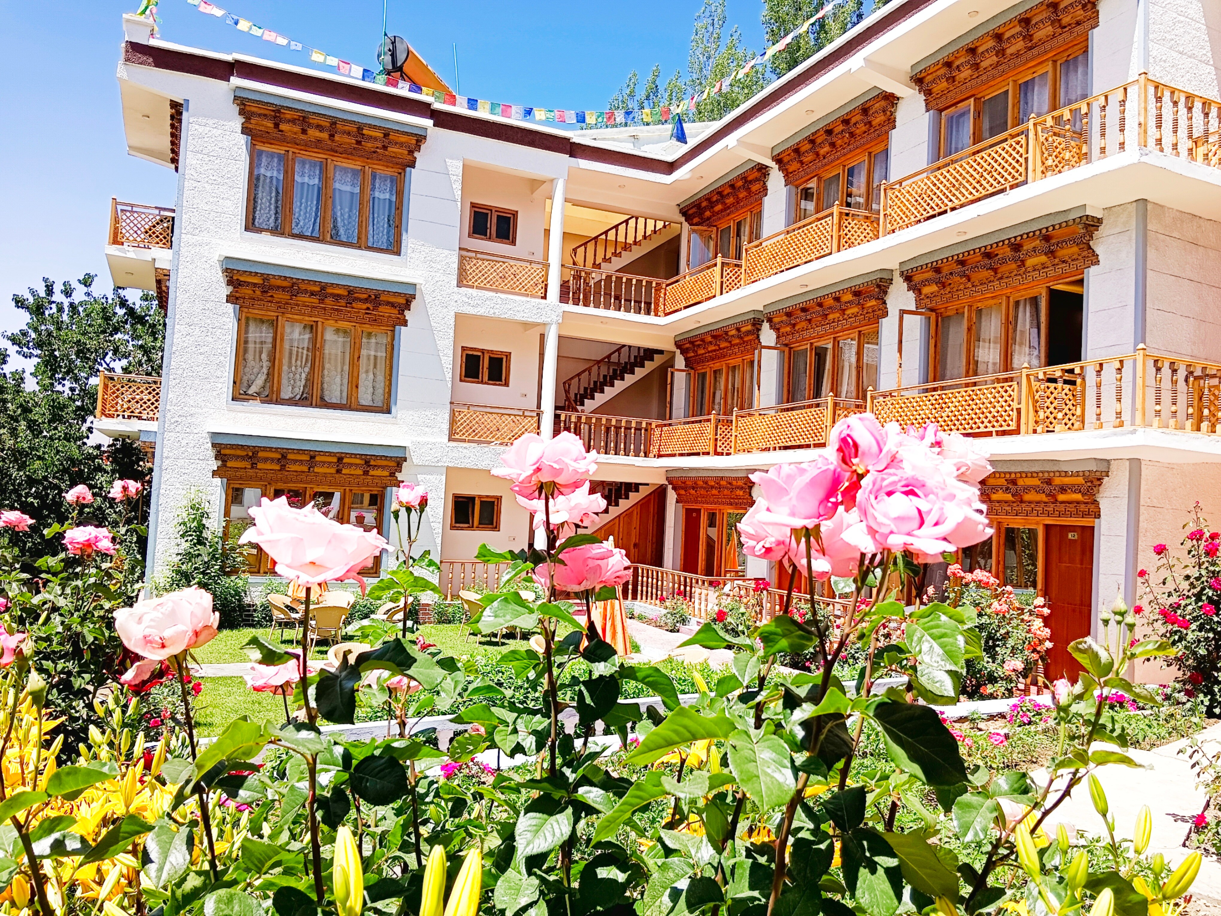 Hotel Kidar - Tap to explore photos