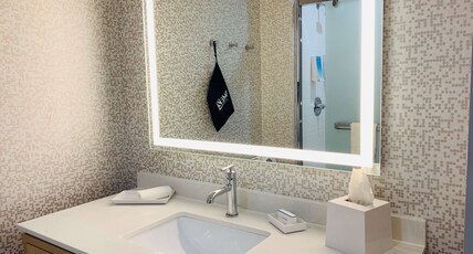 Home2 Suites by Hilton Edinburg Room Type - 1 KING STUDIO NOSMOK