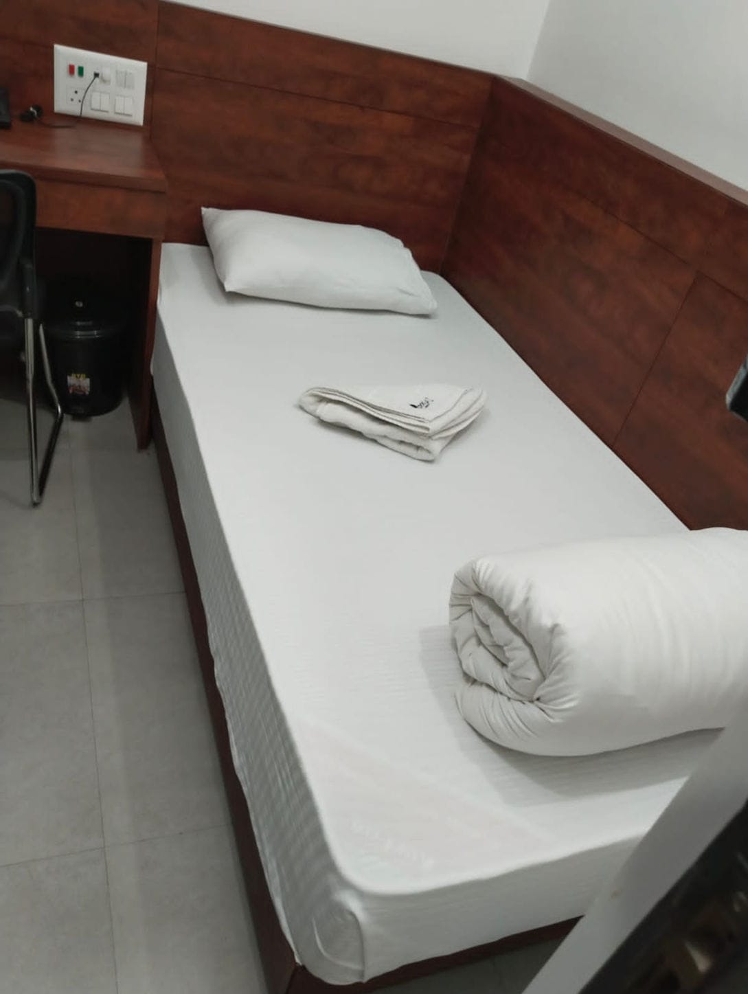 Pod n Beyond Smart Hotel @Bistupur - Tap to explore photos
