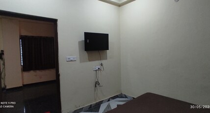VAISHNO MATA HOME STAY Room Type - Deluxe Room (AIR COOLD) UF @ HQ