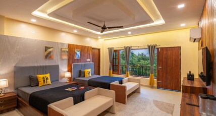 The Hosteller Bam Bir Room Type - Superior Twin Room with Bathtub and Balcony