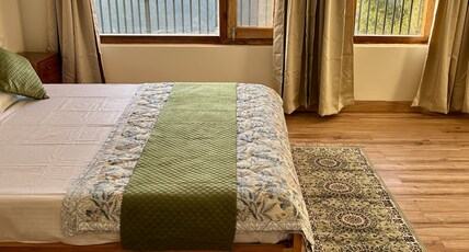 Woodpecker's Nest Room Type - King Room with Mountain View