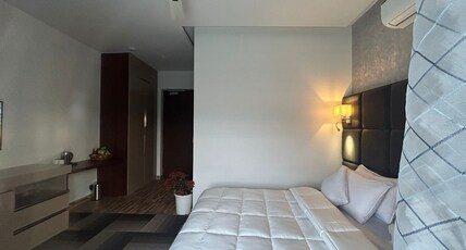 Eminence The Corbett Room Type - DELUXE ROOMS