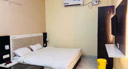 Gokuldham Hotel Room Type - AC deluxe