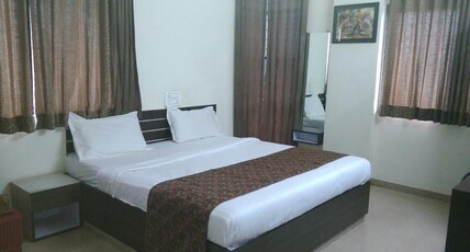 Balaji Lodging Room Type - NON AC DELUXE ROOM