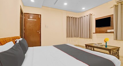Capital O Hotel Maya Room Type - Classic