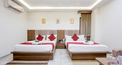 HOTEL LEE PARAMOUNT Room Type - DELUXE FAMILY ROOM