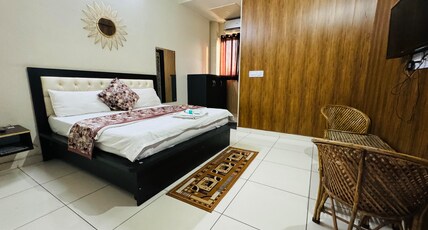 Homestay Kamla Garden @ISBT Room Type - Deluxe Rooms