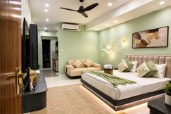 The Grove Luxury Studio Breathe Unwind Belong