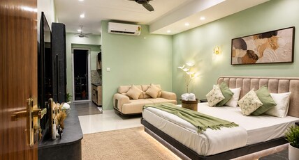 The Grove Luxury Studio Breathe Unwind Belong Room Type - Bedroom