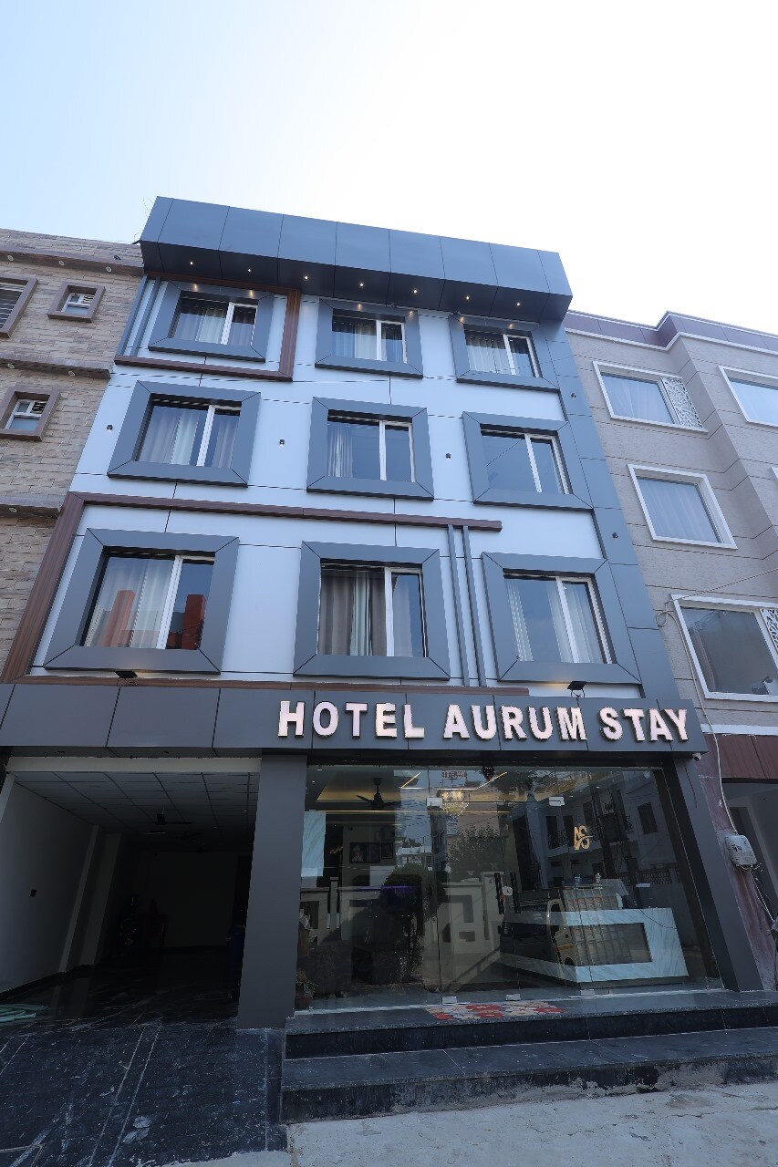 Hotel Aurum Stay - Tap to explore photos