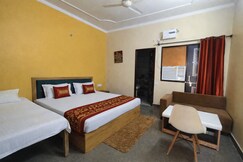 Vrinda kung homestay family house