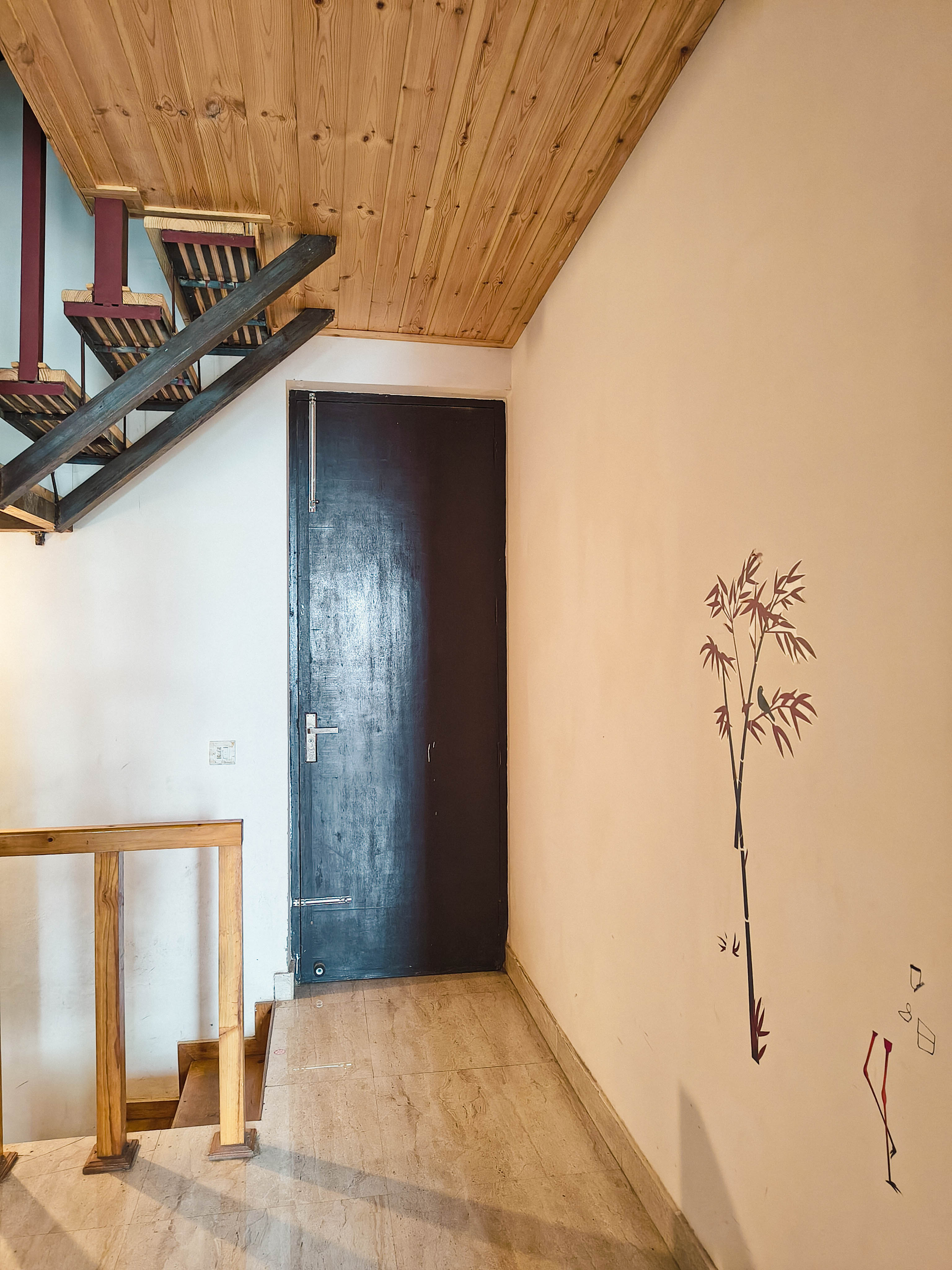 Rosemary Villa Peaceful 3BHK Stay by Homeyhuts - Tap to explore photos
