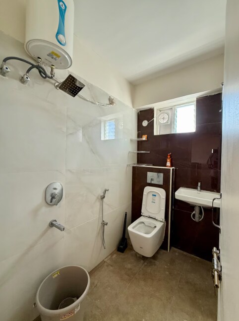 Couple friendly studio flat at gachibowli - Tap to explore photos