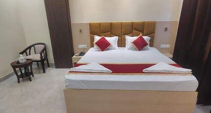 HOTEL SS PALACE Room Type - Deluxe Room