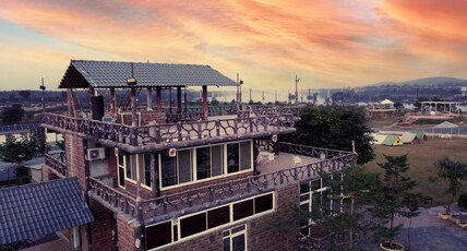 The ARC Riverside Room Type - Glass House 1