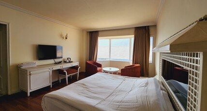 WoodStock Hotel Room Type - Superior Room with Bathtub